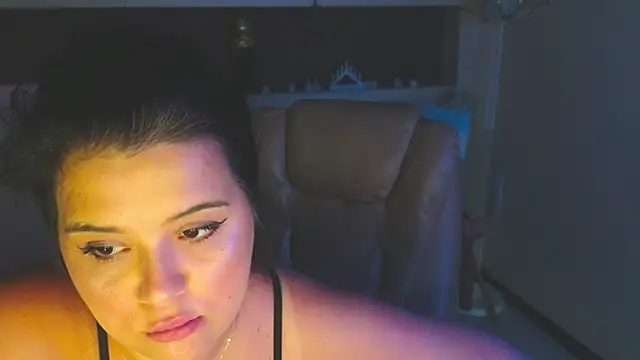Malika_uAngel Chat XXX in diretta