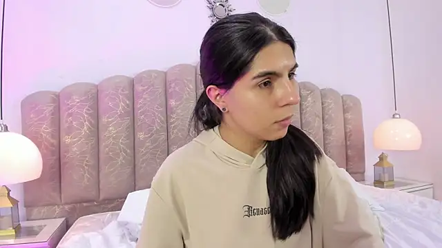 Channel_sofia Adlı Modelin Canlı XXX Sohbeti