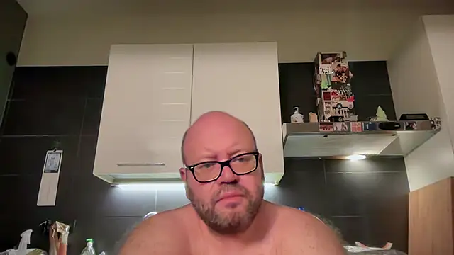 theitalianbear Chat XXX in diretta