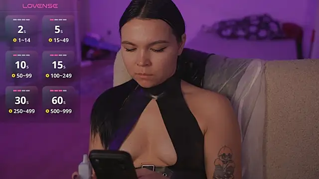 Dominatrix_Alice's Live XXX Chat