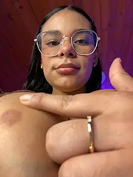 Isabella_boobdのライブXXXチャット