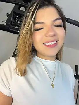 AngelBlushXXX 웹캠 쇼