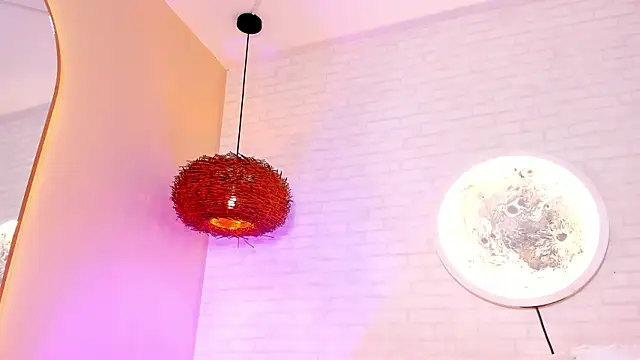 Isabella_Laurent 现场XXX聊天