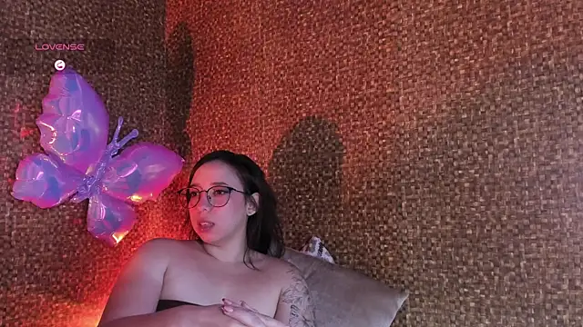 Apartment28's Live XXX Chat