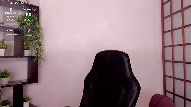 KateCuddle Adlı Modelin Canlı XXX Sohbeti