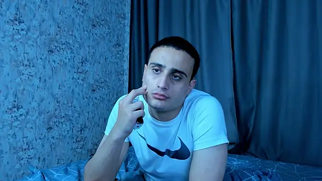 Chat +18 de OpalMischief ao vivo