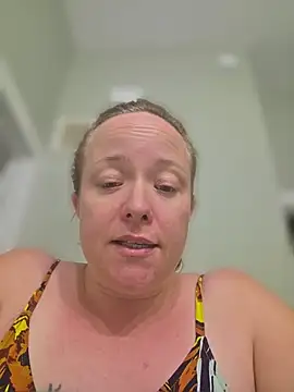 julimonroe XXX чат на живо