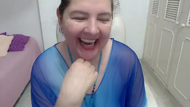 leonela_69's Live XXX Chat