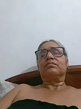 Chat +18 de _candi ao vivo