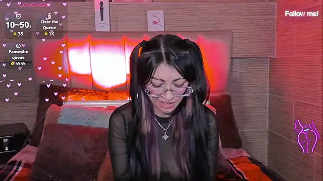 mia_devine_ 即時 XXX 聊天