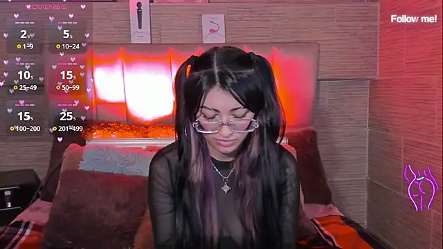 Chat +18 de mia_devine_ ao vivo