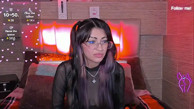Онлайн чат XXX mia_devine_