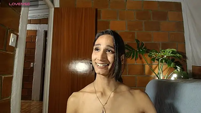 skyyfoxpraga Adlı Modelin Canlı XXX Sohbeti