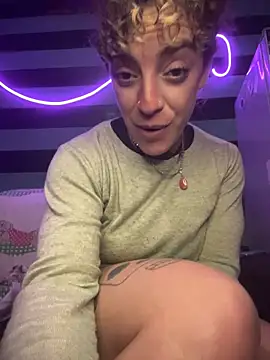 SalyTredelMonte Adlı Modelin Canlı XXX Sohbeti