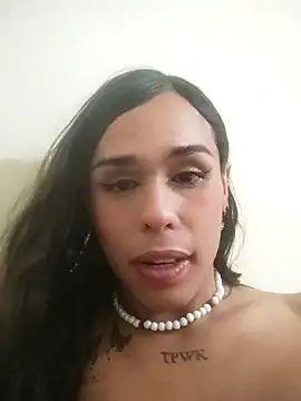 pretty_ariieln Live XXX chat