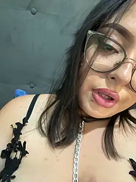 Chat +18 de MileyGia ao vivo