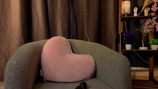 Chat +18 de KristanTienken ao vivo