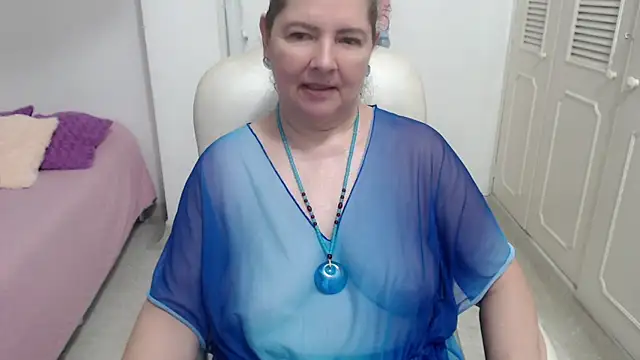 leonela_69 即時 XXX 聊天