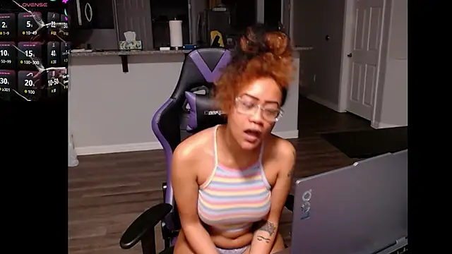 ReeseZen 라이브 XXX 채팅