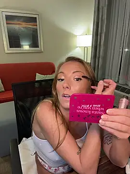 prettyprofessorpeach Chat XXX in diretta