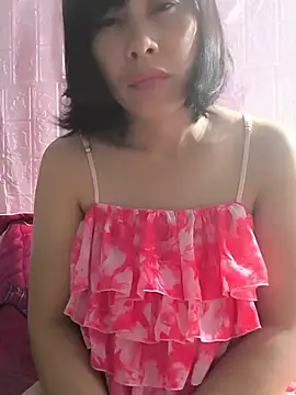 juicy-milu Chat XXX in diretta