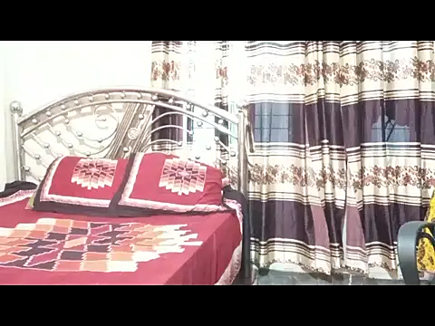 Chat +18 de Nusrat_Faria ao vivo