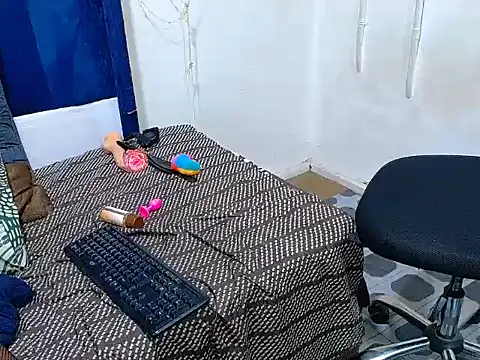 Juicyjay2008 live XXX chat