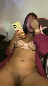 Chat XXX en directo de Emilly_Mayfair