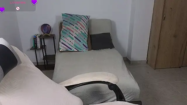 blue__moon_n Live XXX chat