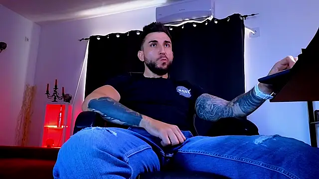 Chat XXX en directo de MightyAaron66