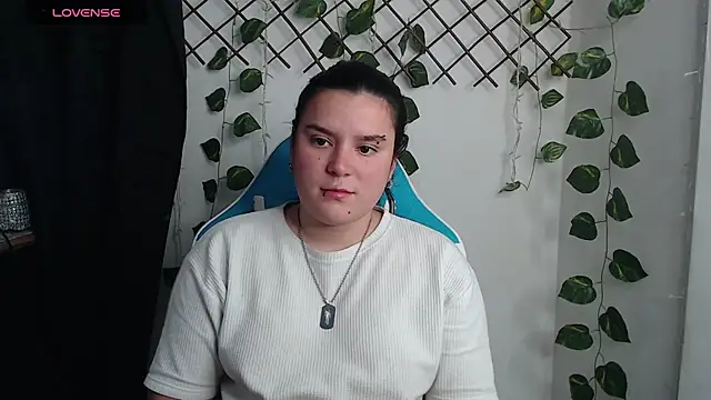 Nika_1_ Adlı Modelin Canlı XXX Sohbeti