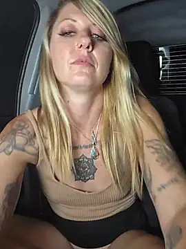 SheIsSomething – Live XXX-chat