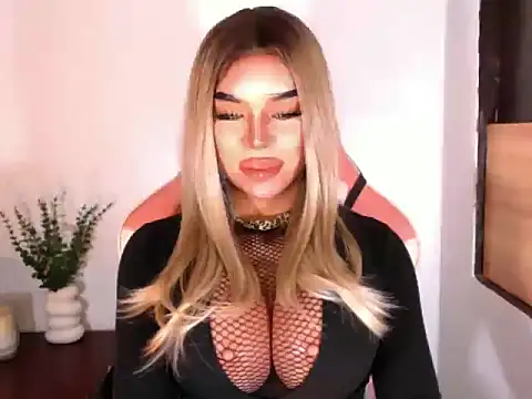 Zandralopez Chat XXX in diretta