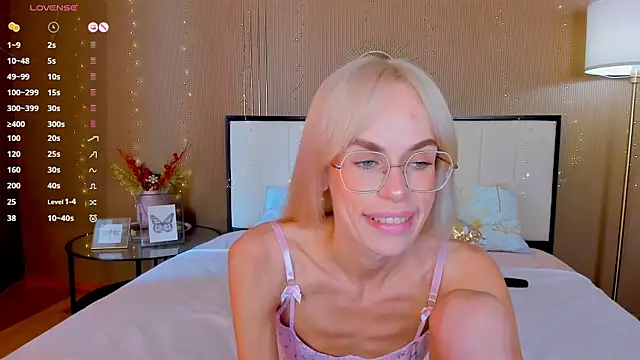 XXX chat uživo modela bellatip