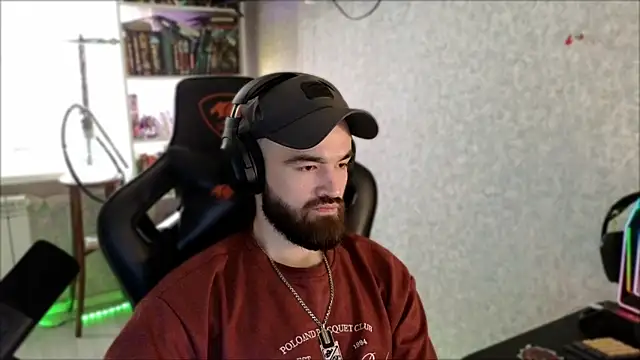 XXX chat uživo modela _Serious_Man