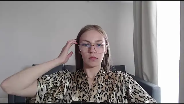 دردشة HitGyrl الجنسية المباشرة