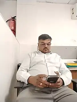 Desi_Lodo_Gujju_Boy webcam show
