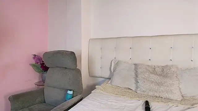 Онлайн чат XXX emilly_duque