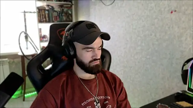 XXX chat uživo modela _Serious_Man