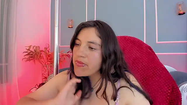 TaraTaylorr Live XXX-Chat