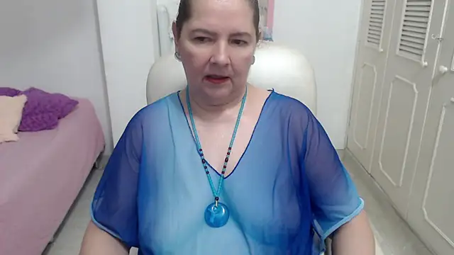 leonela_69's Live XXX Chat