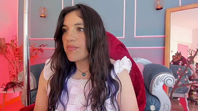 TaraTaylorr Live XXX-Chat