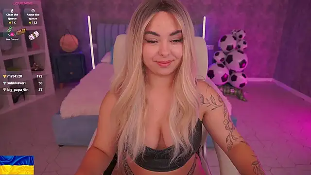 SusieWood Chat XXX in diretta