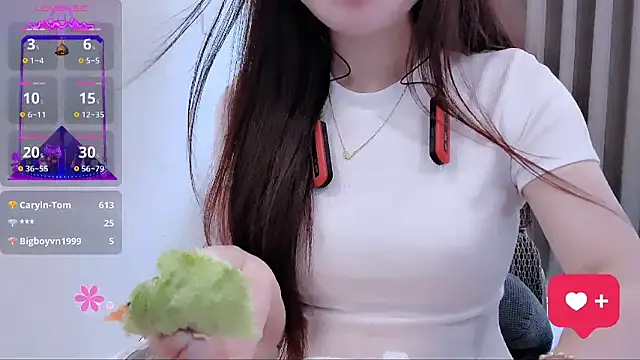 Caryln-Bun's Live XXX Chat