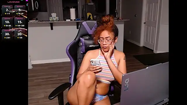 Chat XXX en directo de ReeseZen