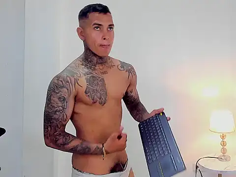 tyler_bell_ 라이브 XXX 채팅