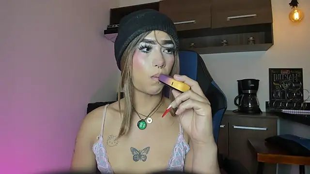 Flor_pink Adlı Modelin Canlı XXX Sohbeti