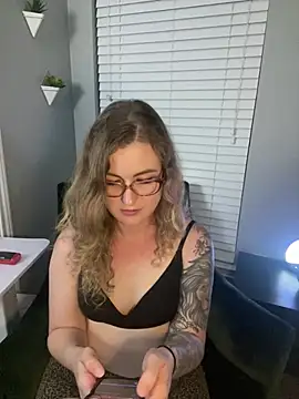 Forbidden_Reign's Live XXX Chat