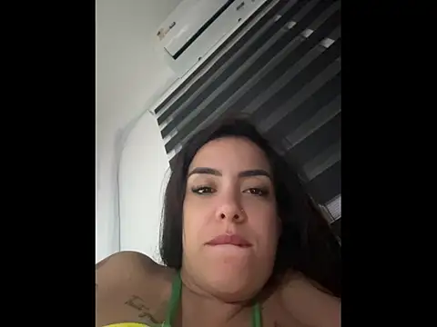 Srta_Jhenny Adlı Modelin Canlı XXX Sohbeti