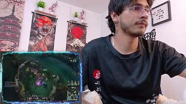 Elian_savoy élő XXX-chatje